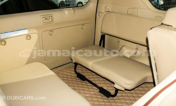 Acheter Import Voiture Toyota Prado Blanc à Import - Dubai, Clarendon Acheter Import Voiture Toyota Prado Blanc à Import - Dubai, Clarendon