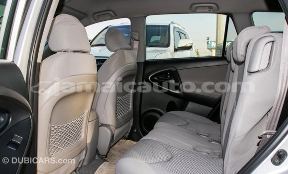 Acheter Import Utilitaire Toyota HiAce Autre à Import - Dubai, Clarendon Acheter Import Utilitaire Toyota HiAce Autre à Import - Dubai, Clarendon