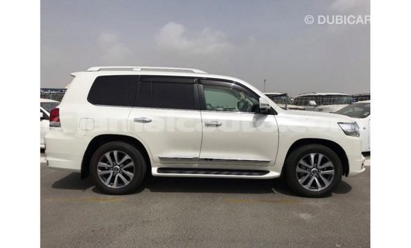 Buy Import Toyota Land Cruiser White Car in Import - Dubai in Clarendon Buy Import Toyota Land Cruiser White Car in Import - Dubai in Clarendon
