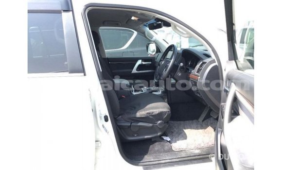 Buy Import Toyota Land Cruiser White Car in Import - Dubai in Clarendon Buy Import Toyota Land Cruiser White Car in Import - Dubai in Clarendon