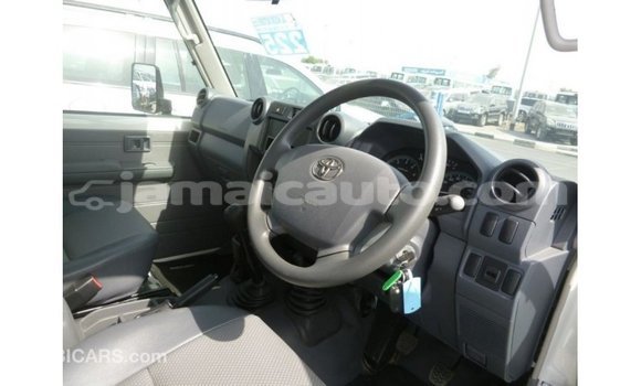 Buy Import Toyota Land Cruiser White Car in Import - Dubai in Clarendon Buy Import Toyota Land Cruiser White Car in Import - Dubai in Clarendon