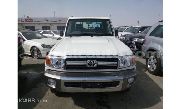Buy Import Toyota Land Cruiser White Car in Import - Dubai in Clarendon Buy Import Toyota Land Cruiser White Car in Import - Dubai in Clarendon