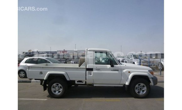 Buy Import Toyota Land Cruiser White Car in Import - Dubai in Clarendon Buy Import Toyota Land Cruiser White Car in Import - Dubai in Clarendon