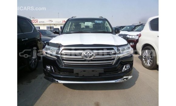 Acheter Import Voiture Toyota Land Cruiser Noir à Import - Dubai, Clarendon Acheter Import Voiture Toyota Land Cruiser Noir à Import - Dubai, Clarendon