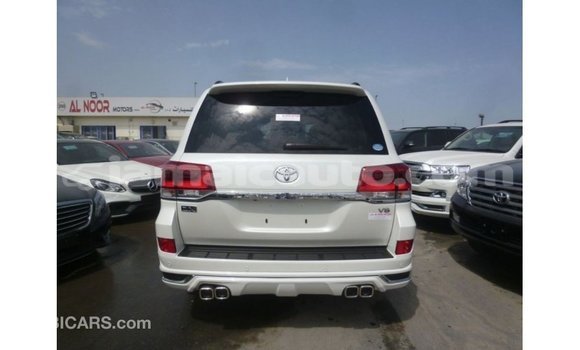 Buy Import Toyota Land Cruiser White Car in Import - Dubai in Clarendon Buy Import Toyota Land Cruiser White Car in Import - Dubai in Clarendon