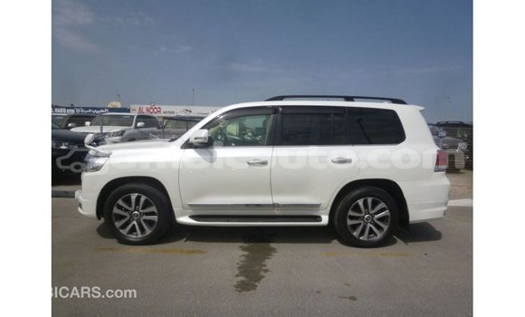 Buy Import Toyota Land Cruiser White Car in Import - Dubai in Clarendon Buy Import Toyota Land Cruiser White Car in Import - Dubai in Clarendon