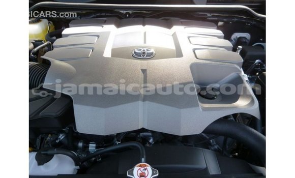 Acheter Import Voiture Toyota Land Cruiser Blanc à Import - Dubai, Clarendon Acheter Import Voiture Toyota Land Cruiser Blanc à Import - Dubai, Clarendon