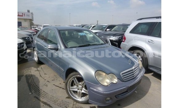 Buy Import Mercedes-Benz 190 (W201) Blue Car in Import - Dubai in Clarendon Buy Import Mercedes-Benz 190 (W201) Blue Car in Import - Dubai in Clarendon
