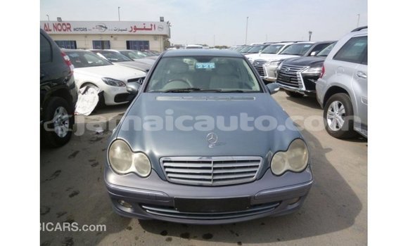 Buy Import Mercedes-Benz 190 (W201) Blue Car in Import - Dubai in Clarendon Buy Import Mercedes-Benz 190 (W201) Blue Car in Import - Dubai in Clarendon