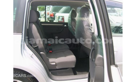 Buy Import Volkswagen Touran Other Car in Import - Dubai in Clarendon Buy Import Volkswagen Touran Other Car in Import - Dubai in Clarendon