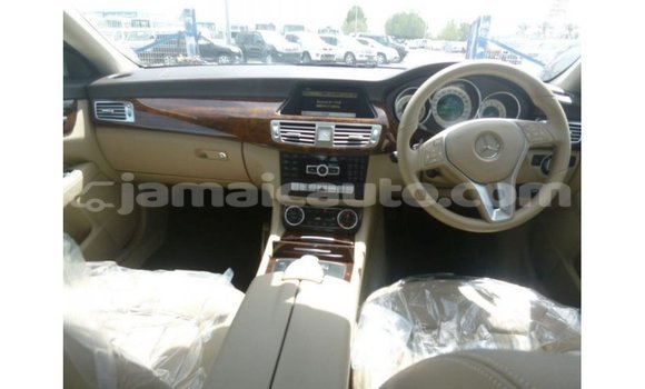 Acheter Import Voiture Mercedes-Benz 190 (W201) Blanc à Import - Dubai, Clarendon Acheter Import Voiture Mercedes-Benz 190 (W201) Blanc à Import - Dubai, Clarendon