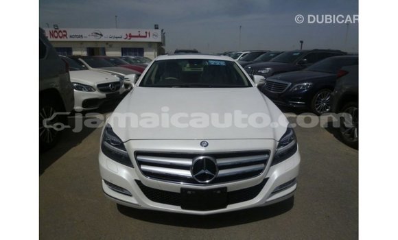 Acheter Import Voiture Mercedes-Benz 190 (W201) Blanc à Import - Dubai, Clarendon Acheter Import Voiture Mercedes-Benz 190 (W201) Blanc à Import - Dubai, Clarendon