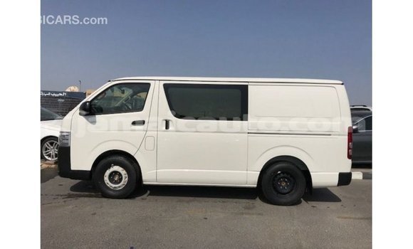 Buy Import Toyota Hiace White Car in Import - Dubai in Clarendon Buy Import Toyota Hiace White Car in Import - Dubai in Clarendon