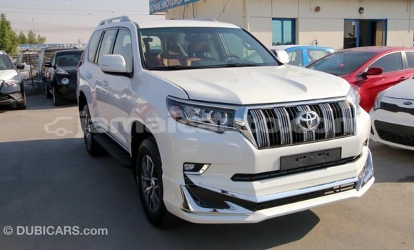 Acheter Import Voiture Toyota Prado Blanc à Import - Dubai, Clarendon Acheter Import Voiture Toyota Prado Blanc à Import - Dubai, Clarendon