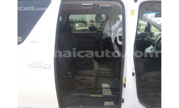 Buy Import Toyota Vellfire White Car in Import - Dubai in Clarendon Buy Import Toyota Vellfire White Car in Import - Dubai in Clarendon