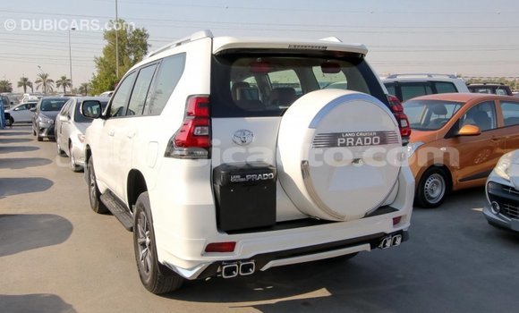 Acheter Import Voiture Toyota Prado Blanc à Import - Dubai, Clarendon Acheter Import Voiture Toyota Prado Blanc à Import - Dubai, Clarendon