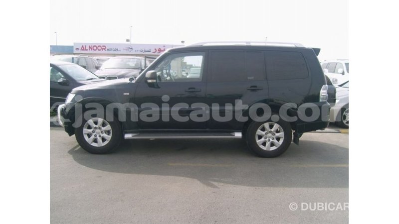 Big with watermark mitsubishi pajero clarendon import dubai 2458