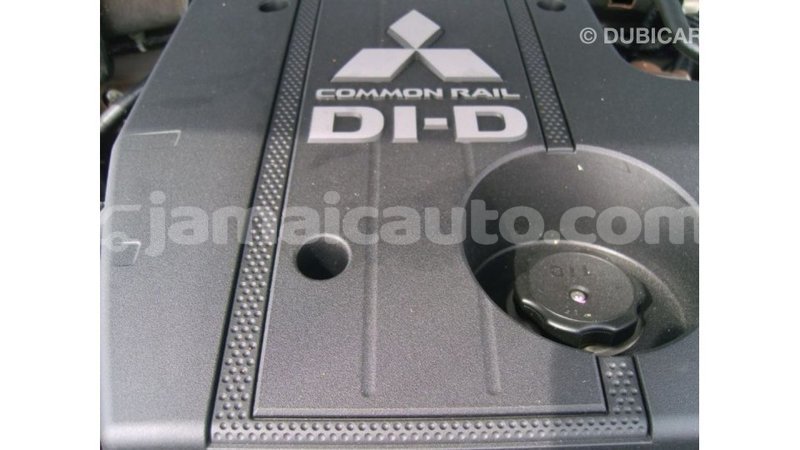 Big with watermark mitsubishi pajero clarendon import dubai 2458