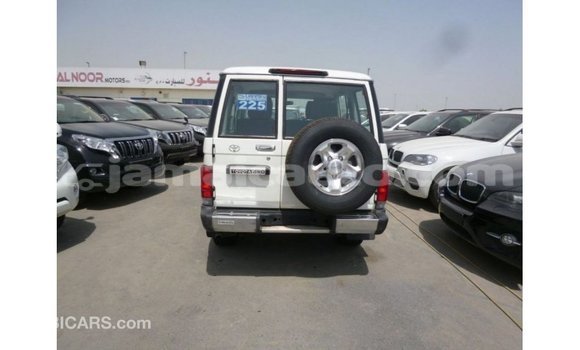 Buy Import Toyota Land Cruiser White Car in Import - Dubai in Clarendon Buy Import Toyota Land Cruiser White Car in Import - Dubai in Clarendon