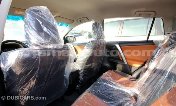 Acheter Import Utilitaire Toyota HiAce Noir à Import - Dubai, Clarendon Acheter Import Utilitaire Toyota HiAce Noir à Import - Dubai, Clarendon