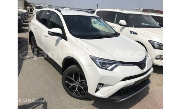 Buy Import Toyota 4Runner White Car in Import - Dubai in Clarendon Buy Import Toyota 4Runner White Car in Import - Dubai in Clarendon