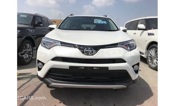 Buy Import Toyota 4Runner White Car in Import - Dubai in Clarendon Buy Import Toyota 4Runner White Car in Import - Dubai in Clarendon