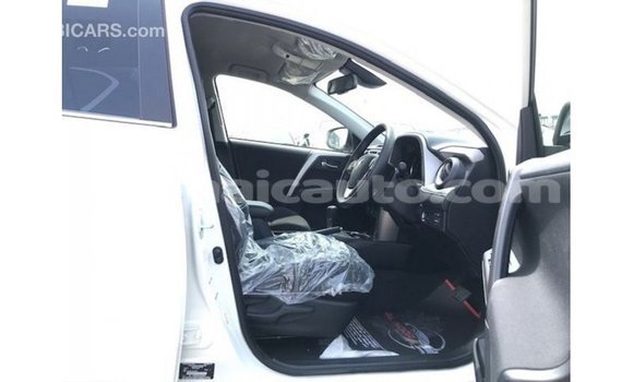 Buy Import Toyota 4Runner White Car in Import - Dubai in Clarendon Buy Import Toyota 4Runner White Car in Import - Dubai in Clarendon