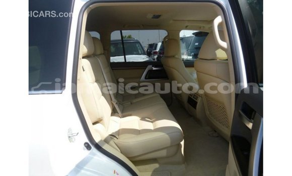 Buy Import Toyota Land Cruiser White Car in Import - Dubai in Clarendon Buy Import Toyota Land Cruiser White Car in Import - Dubai in Clarendon