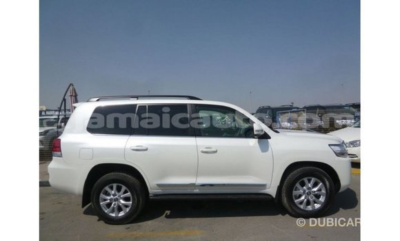 Buy Import Toyota Land Cruiser White Car in Import - Dubai in Clarendon Buy Import Toyota Land Cruiser White Car in Import - Dubai in Clarendon