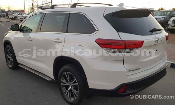 Buy Import Toyota Highlander White Car in Import - Dubai in Clarendon