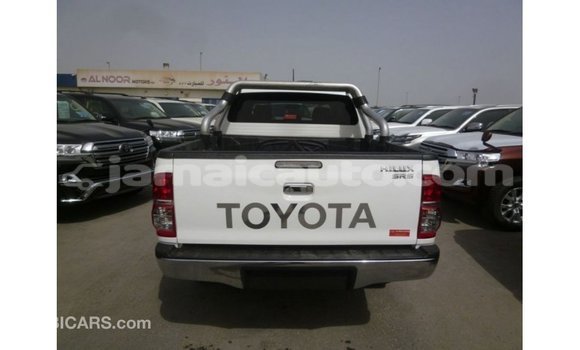 Buy Import Toyota Hilux White Car in Import - Dubai in Clarendon Buy Import Toyota Hilux White Car in Import - Dubai in Clarendon