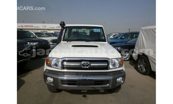 Buy Import Toyota Land Cruiser White Car in Import - Dubai in Clarendon Buy Import Toyota Land Cruiser White Car in Import - Dubai in Clarendon