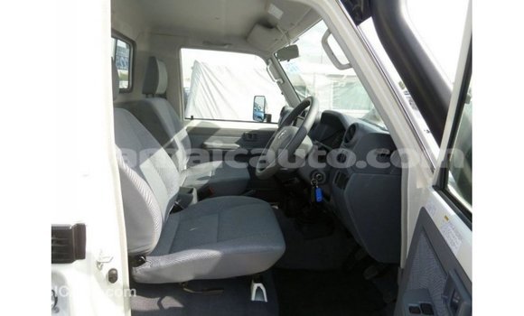 Buy Import Toyota Land Cruiser White Car in Import - Dubai in Clarendon Buy Import Toyota Land Cruiser White Car in Import - Dubai in Clarendon