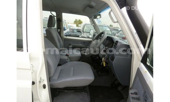 Buy Import Toyota Land Cruiser White Car in Import - Dubai in Clarendon Buy Import Toyota Land Cruiser White Car in Import - Dubai in Clarendon