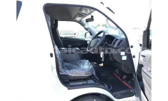 Buy Import Toyota Hiace White Car in Import - Dubai in Clarendon Buy Import Toyota Hiace White Car in Import - Dubai in Clarendon