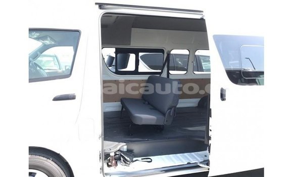 Buy Import Toyota Hiace White Car in Import - Dubai in Clarendon Buy Import Toyota Hiace White Car in Import - Dubai in Clarendon
