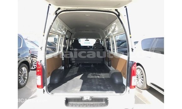 Buy Import Toyota Hiace White Car in Import - Dubai in Clarendon Buy Import Toyota Hiace White Car in Import - Dubai in Clarendon
