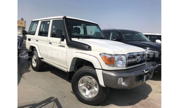 Buy Import Toyota Land Cruiser White Car in Import - Dubai in Clarendon Buy Import Toyota Land Cruiser White Car in Import - Dubai in Clarendon