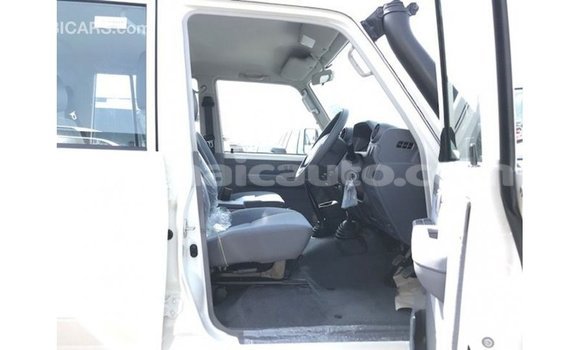Buy Import Toyota Land Cruiser White Car in Import - Dubai in Clarendon Buy Import Toyota Land Cruiser White Car in Import - Dubai in Clarendon