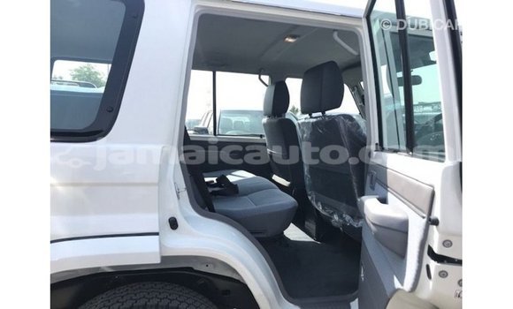 Buy Import Toyota Land Cruiser White Car in Import - Dubai in Clarendon Buy Import Toyota Land Cruiser White Car in Import - Dubai in Clarendon