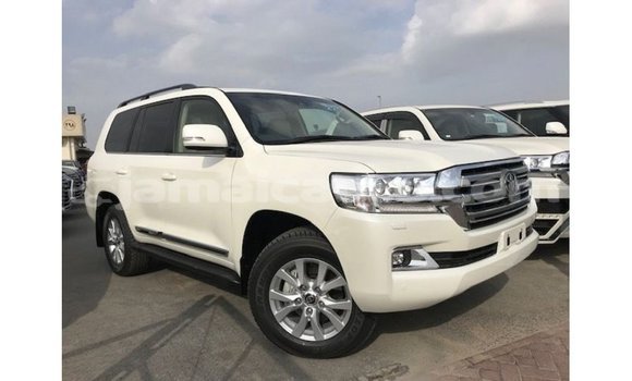 Acheter Import Voiture Toyota Land Cruiser Blanc à Import - Dubai, Clarendon Acheter Import Voiture Toyota Land Cruiser Blanc à Import - Dubai, Clarendon