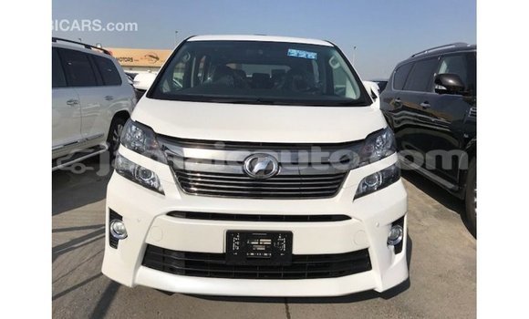 Buy Import Toyota Vellfire White Car in Import - Dubai in Clarendon Buy Import Toyota Vellfire White Car in Import - Dubai in Clarendon