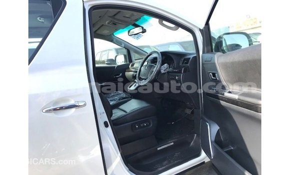 Buy Import Toyota Vellfire White Car in Import - Dubai in Clarendon Buy Import Toyota Vellfire White Car in Import - Dubai in Clarendon