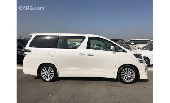 Buy Import Toyota Vellfire White Car in Import - Dubai in Clarendon Buy Import Toyota Vellfire White Car in Import - Dubai in Clarendon