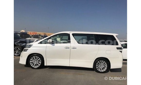 Buy Import Toyota Vellfire White Car in Import - Dubai in Clarendon Buy Import Toyota Vellfire White Car in Import - Dubai in Clarendon