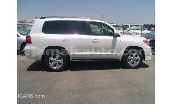 Buy Import Toyota Land Cruiser White Car in Import - Dubai in Clarendon Buy Import Toyota Land Cruiser White Car in Import - Dubai in Clarendon