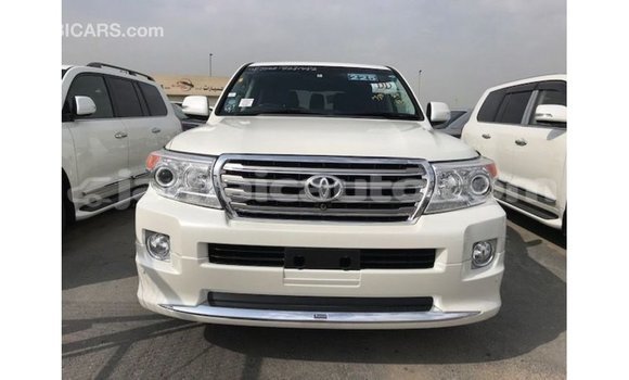 Buy Import Toyota Land Cruiser White Car in Import - Dubai in Clarendon Buy Import Toyota Land Cruiser White Car in Import - Dubai in Clarendon