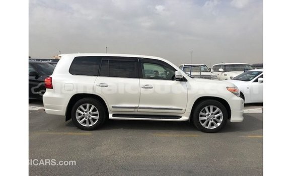 Buy Import Toyota Land Cruiser White Car in Import - Dubai in Clarendon Buy Import Toyota Land Cruiser White Car in Import - Dubai in Clarendon