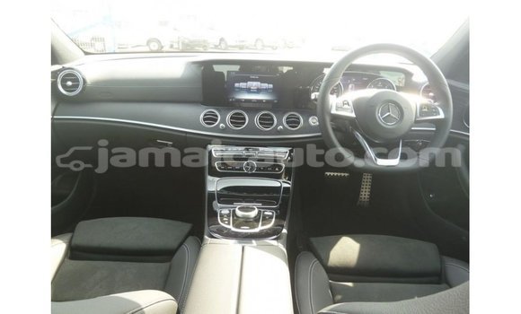 Buy Import Mercedes-Benz 190 (W201) Black Car in Import - Dubai in Clarendon Buy Import Mercedes-Benz 190 (W201) Black Car in Import - Dubai in Clarendon