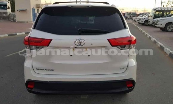 Acheter Import Voiture Toyota Highlander Blanc à Import - Dubai, Clarendon Acheter Import Voiture Toyota Highlander Blanc à Import - Dubai, Clarendon